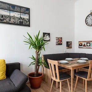 Sunny Renovated Close To Downtown Appartamento