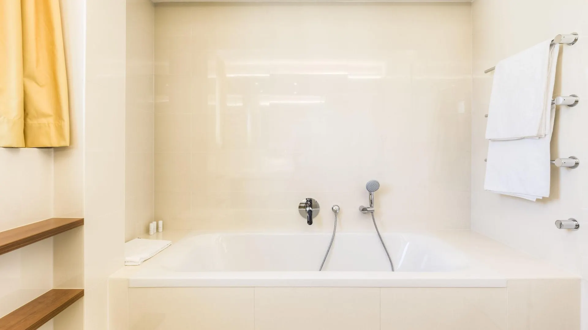 Vienna Grand Apartments Danube Austria
