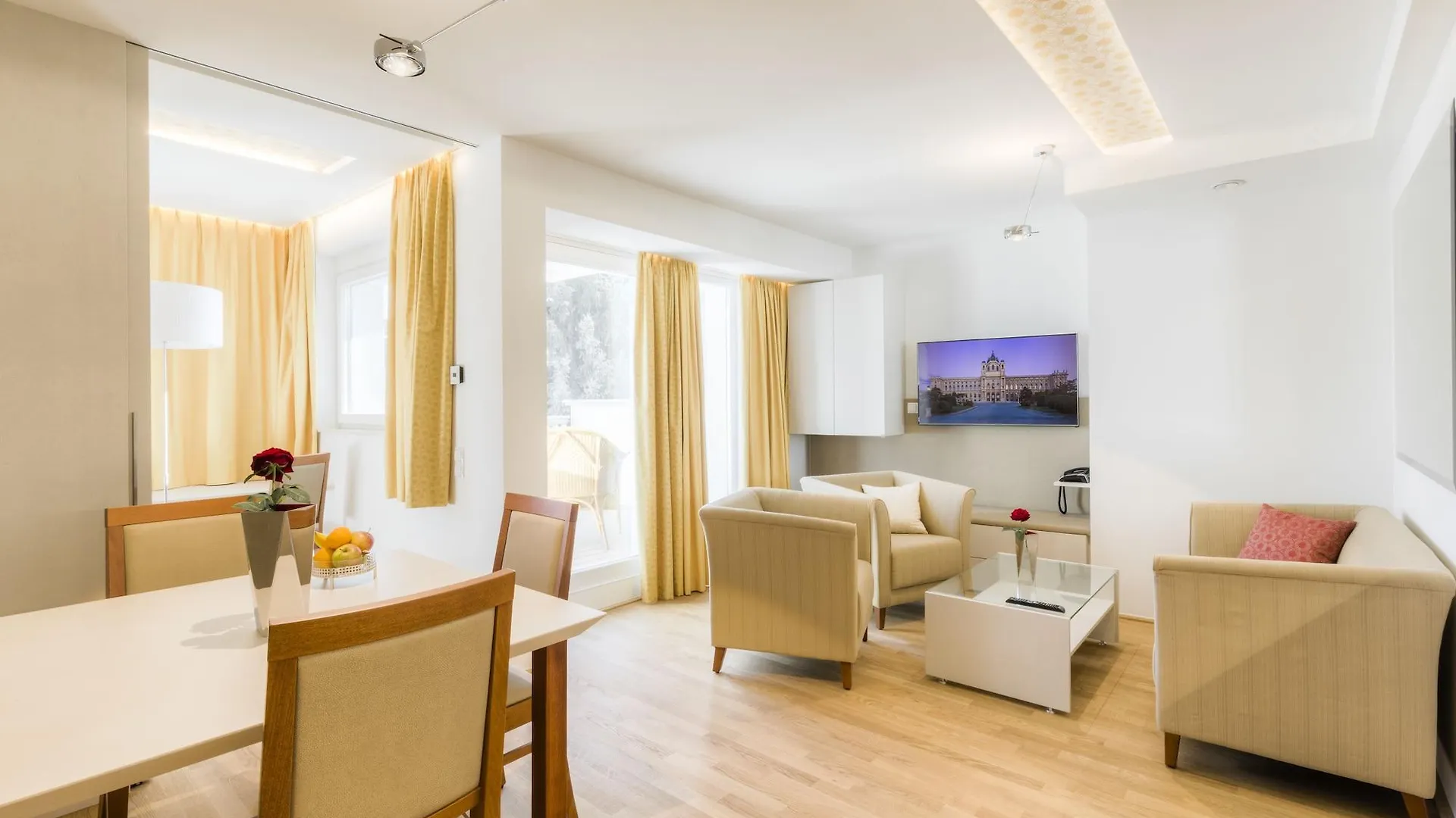 Vienna Grand Apartments Danube 0*,