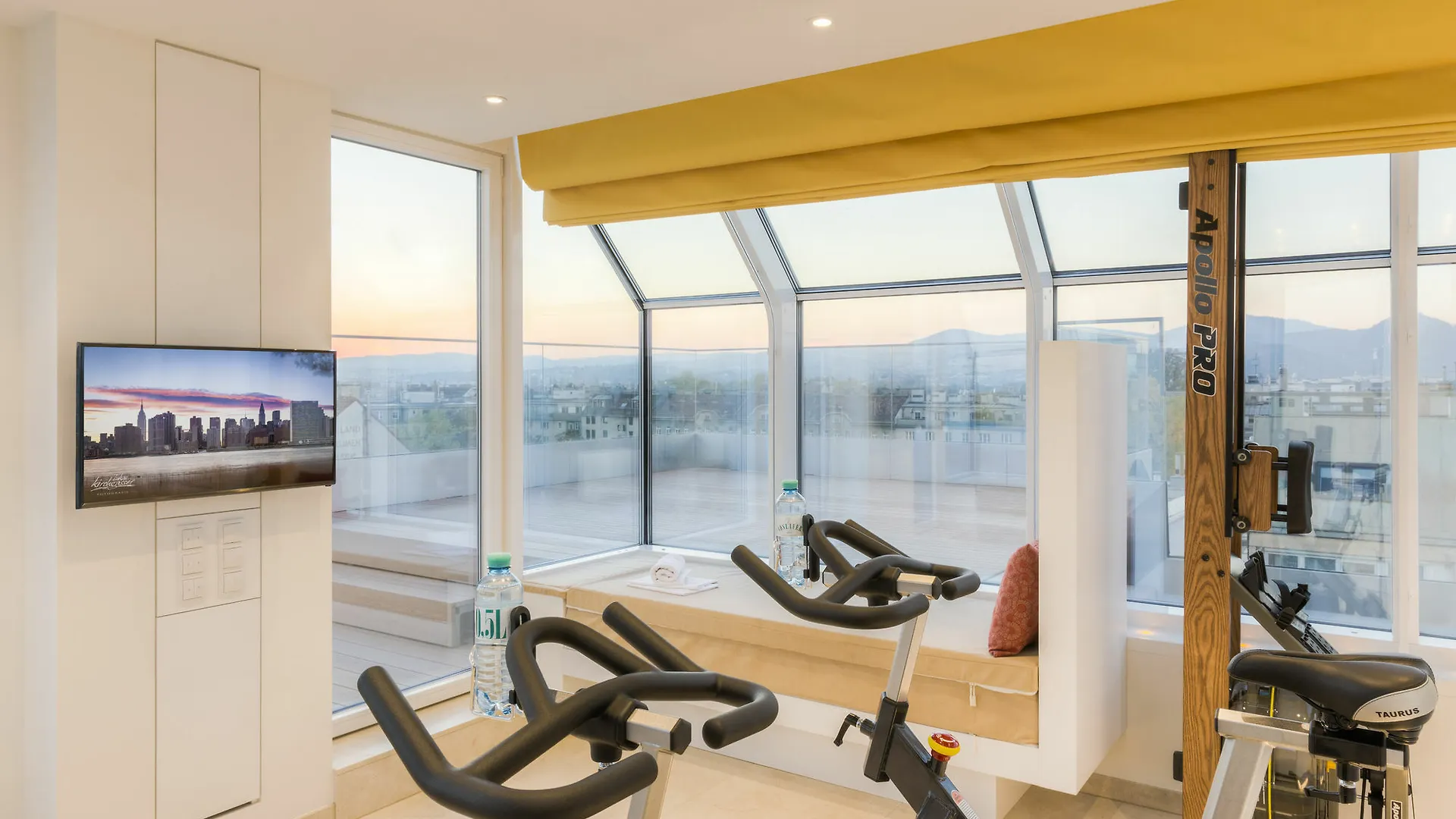 Vienna Grand Apartments Danube 0*,