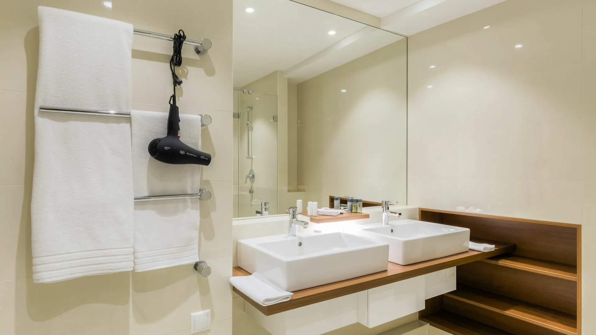 Vienna Grand Apartments Danube Austria